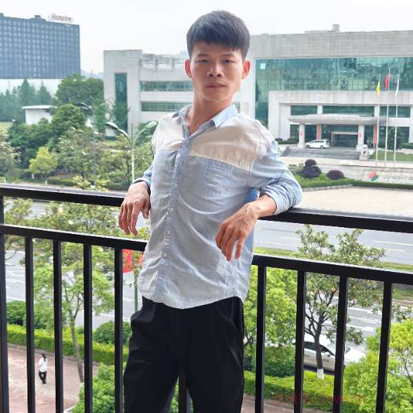 湖南28岁单身帅哥真诚找对象-乌海征婚相亲网